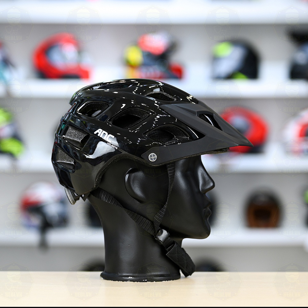 MŨ POC ANC NC08 MÀU ĐEN BÓNG CHÍNH HÃNG SĂN TÚI VÀ HỘP POC, BẢO HÀNH 12 THÁNG