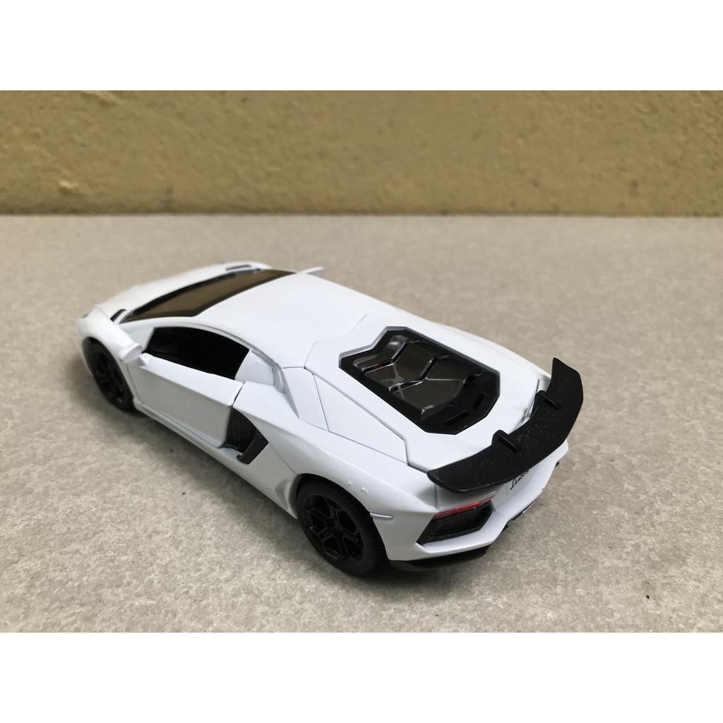 Mô hình xe Lamborghini Aventador LP740 1:32
