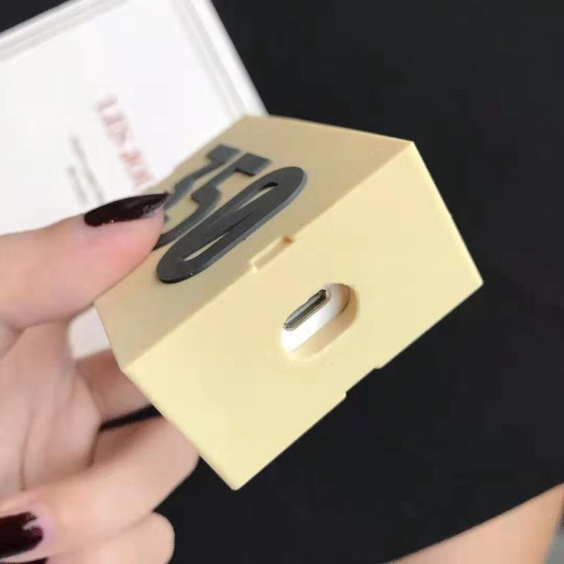 Hộp Đựng Bảo Vệ Tai Nghe Airpods 1 / 2 Hình Đôi Giày 350