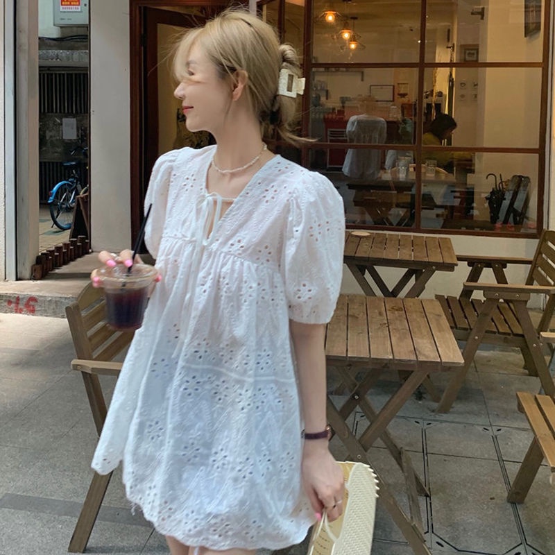 Áo Sơ Mi Trắng Tay Ngắn Dáng Rộng Phối Ren Lỗ Thời Trang Mùa Hè Cho Nữ