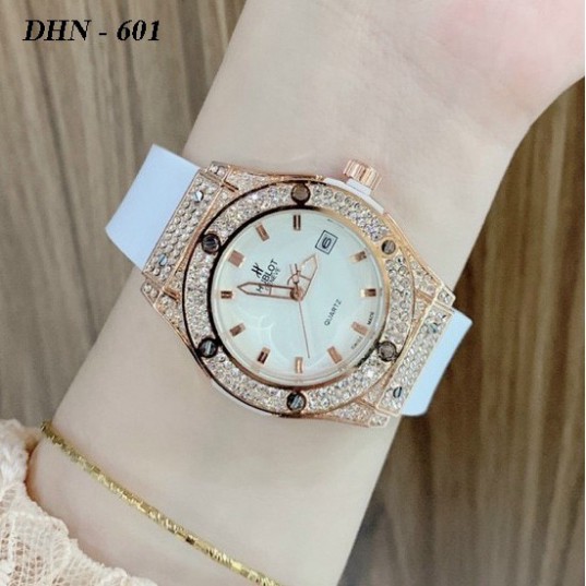 Đồng hồ nữ hublot mặt tròn đính đá size 36 dây cao su thơm DHN601 MTP-STORE
