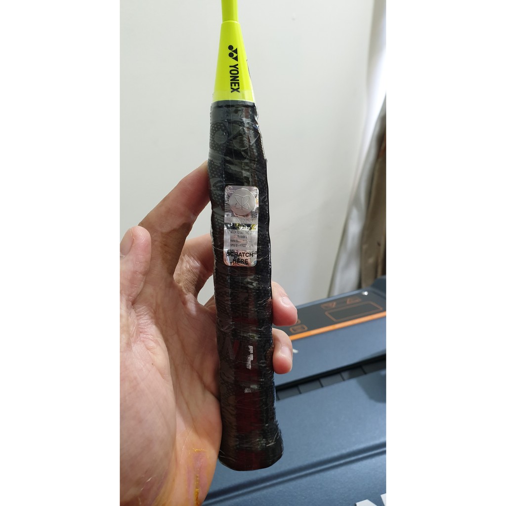 Vợt cầu lông YONEX Astrox 77 chuối