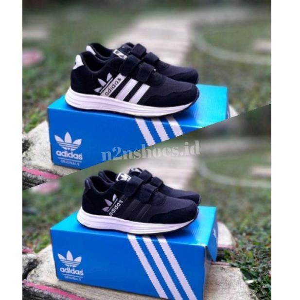Giày Thể Thao Adidas size 33/37 Thời Trang Năng Động Cho Bé Trai Và Gái