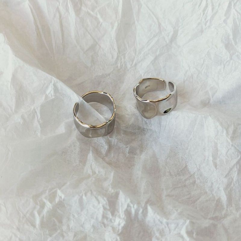 Nhẫn đeo tay thiết kế không đồng đều thời trang