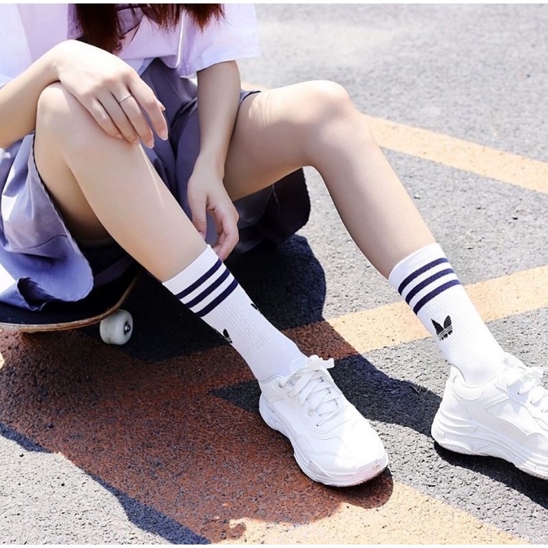 Tất/ Vớ cao cổ thể thao hai màu trắng, đen phong cách hàn quốc kute
