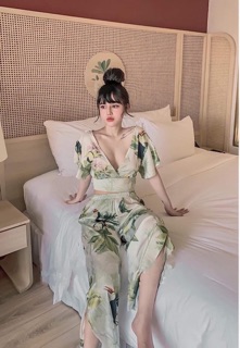 BỘ LỤA ÁO CROPTOP NƠ QUẦN DÀI XẺ CAO CẤP