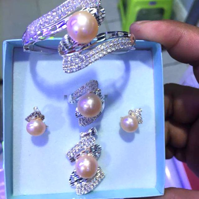 Bộ ngọc trai thật tự nhiên