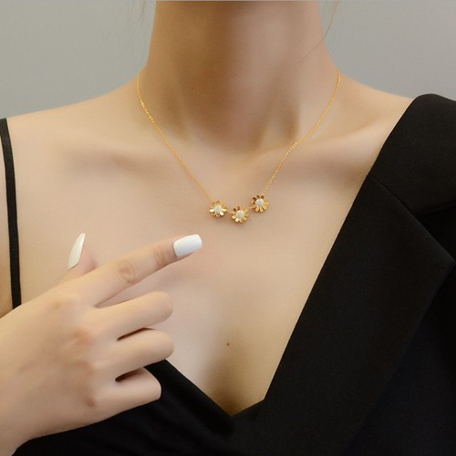 Dây Chuyền 3 Bông Hoa Cúc Titan Ko Đen TT 3170