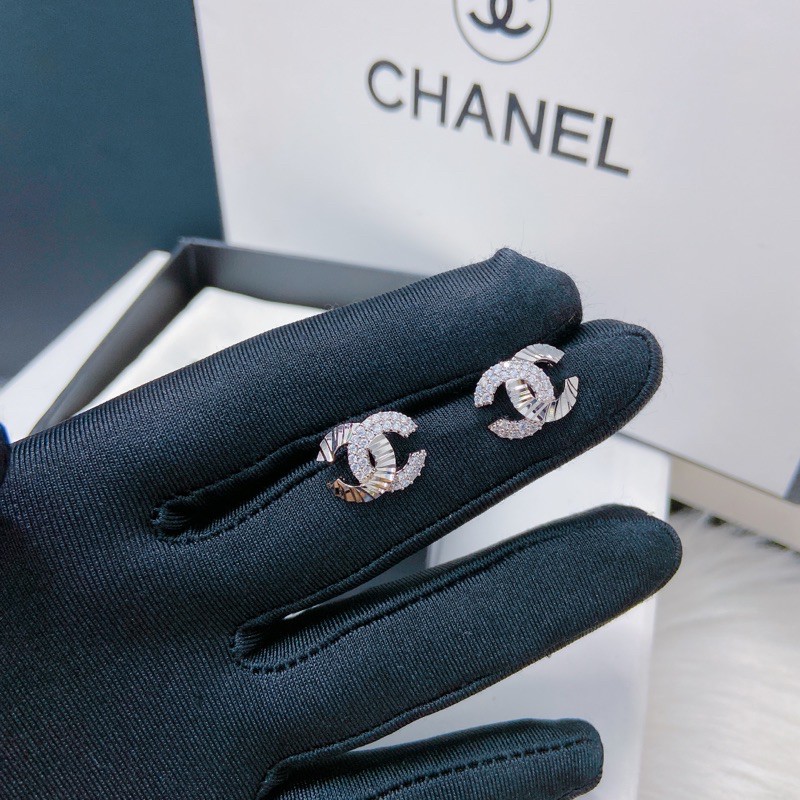 Bông tai hiệu X mạ bạch kim