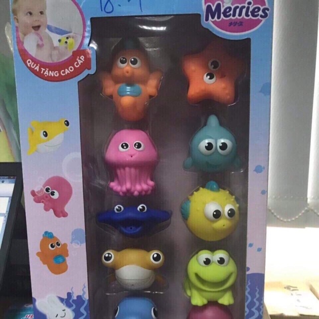 Bộ đồ chơi tắm phun nước Winfun (10 con)