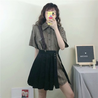 Cả set áo sơ mi nâu tay ngắn cá tính + váy ngắn đen độc lạ đeo quai dây ulzzang