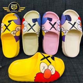 Dép Nữ Thời Trang KAWS NEW - Dép YZ Slide Siêu Nhẹ, Siêu Bền, Đi Nước Thoải Mái [ HOT TREND 2020 ]