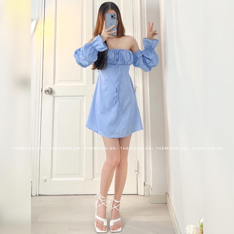 Đầm trễ vai tay dài phía sau có cutout hở lưng