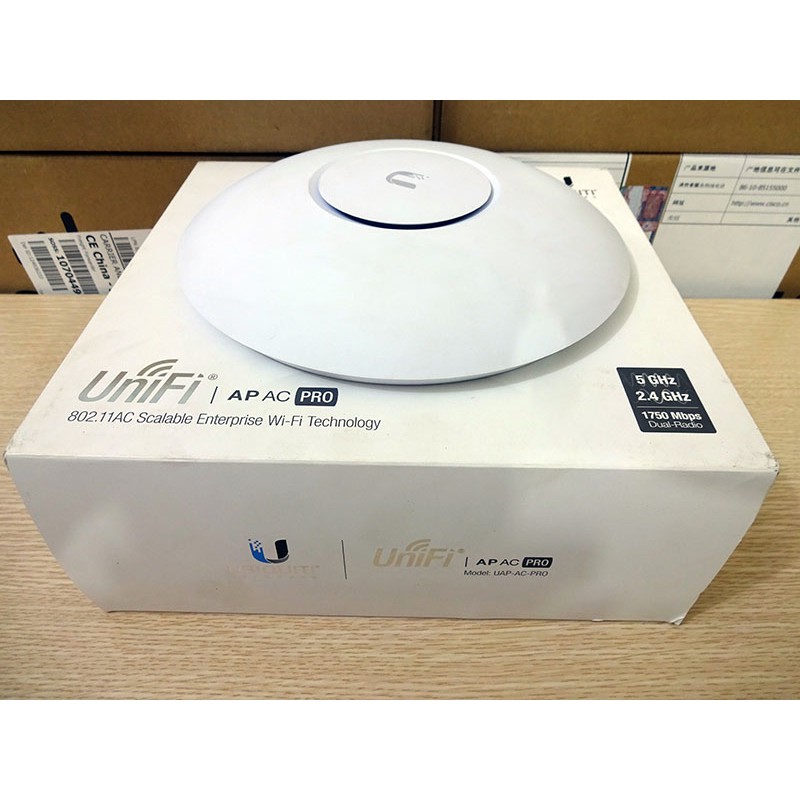 Bộ phát wifi công suất lớn Ubiquiti UniFi AP AC PRO 1750Mbps - Hàng Chính Hãng