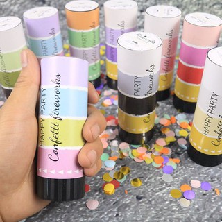 Ống phụt giấy confetti