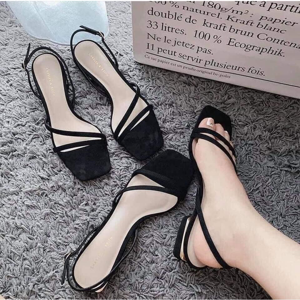 Sandal nữ CNK đế thấp màu đen CK1-70900185