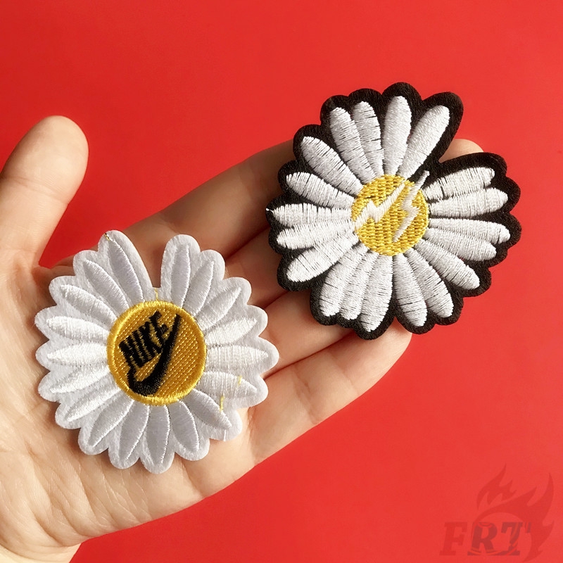 ☸ Sticker Ủi Thêu Hình Hoa Cúc Xinh Xắn ☸ 1 Miếng Dán Ủi Quần Áo Hình Bàn Tay