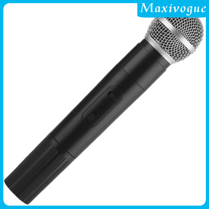 1 Micro Nhựa Màu Đen Dùng Để Hát Karaoke