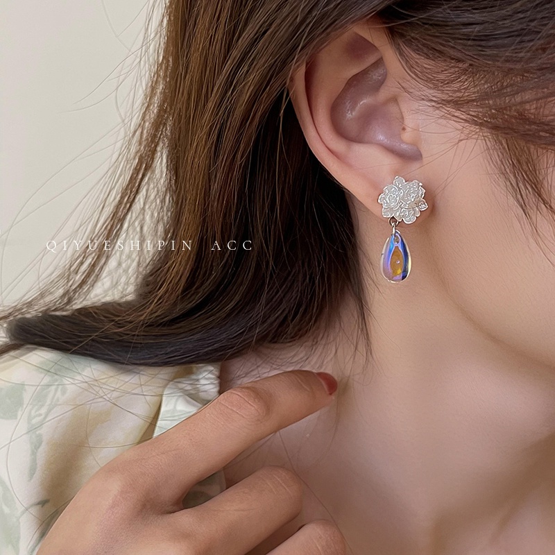 Khuyên Tai Hình Giọt Nước Đính Hoa Hồng Trắng Nhiều Màu Phong Cách Hàn Quốc Cho Nữ