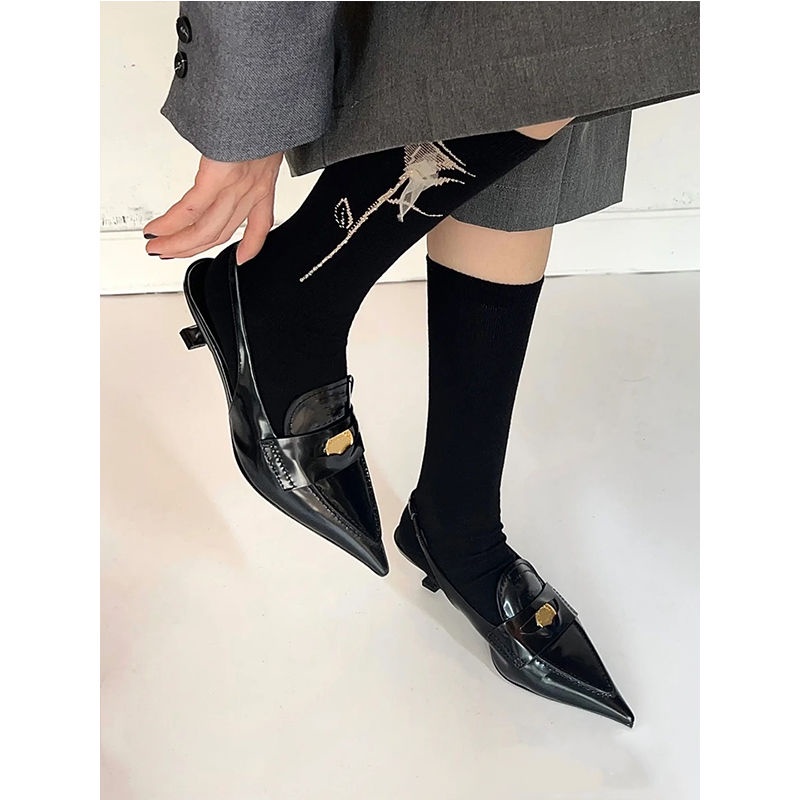 Miu gold coin pointed toe cat heel sandals women's 2022 catwalk style closed toe shallow mouth high heel shoes French retro single shoes RJU8