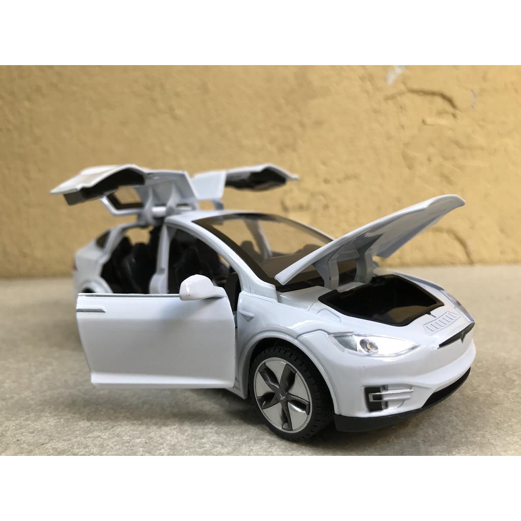 Mô hình xe TESLA Model 90X 1:32