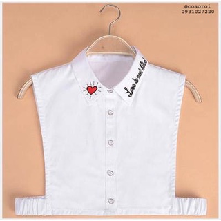 Cổ áo tháo rời thân vuông thêu tim hiệu Quasar - Mã AO32