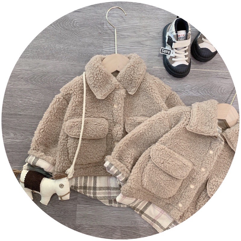 ÁO KHOÁC KẺ CỔ LÔNG CHO BÉ