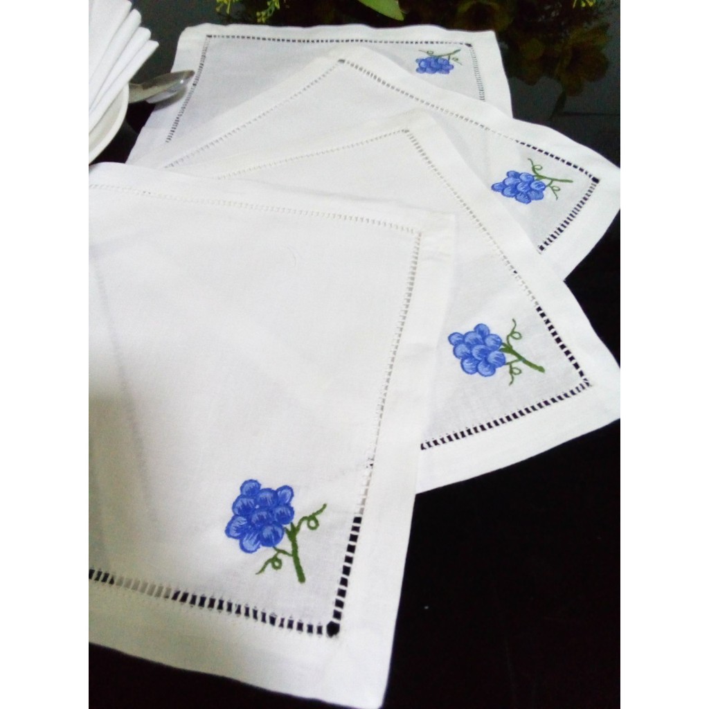 Khăn ăn thêu tay Tiệm Thêu Việt họa tiết ngộ nghĩnh