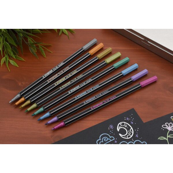 Bút lông nhũ Stabilo Pen 68 Metallic Marker – 1.4 mm – Màu xanh lá nhũ (Green)