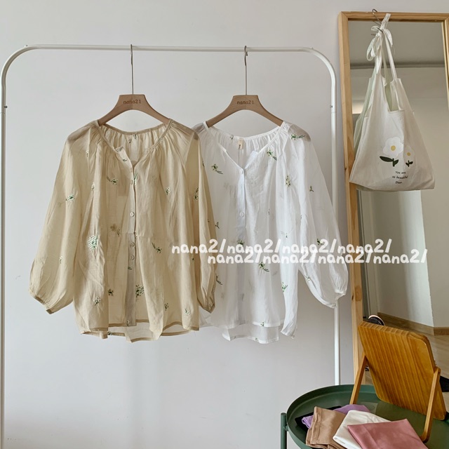 Áo sơ mi voan mỏng thêu hoa