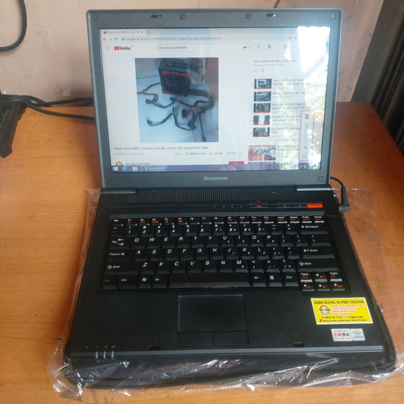 Laptop văn phòng, nghe nhạc xem phim tin tức báo chí lướt web xem giá cả thị trường