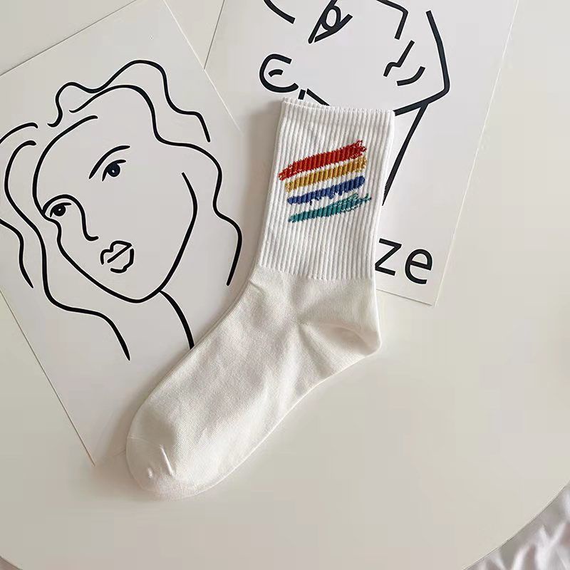 Vớ Dài Trung Bình Màu Trắng In Họa Tiết Graffiti Đơn Giản Phong Cách Hàn Quốc Thời Trang Mùa Đông Cho Nữ