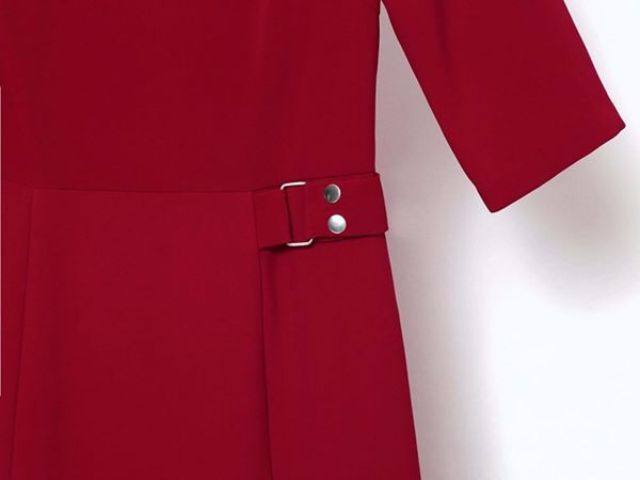 Đầm Ck dáng xòe xẻ tà