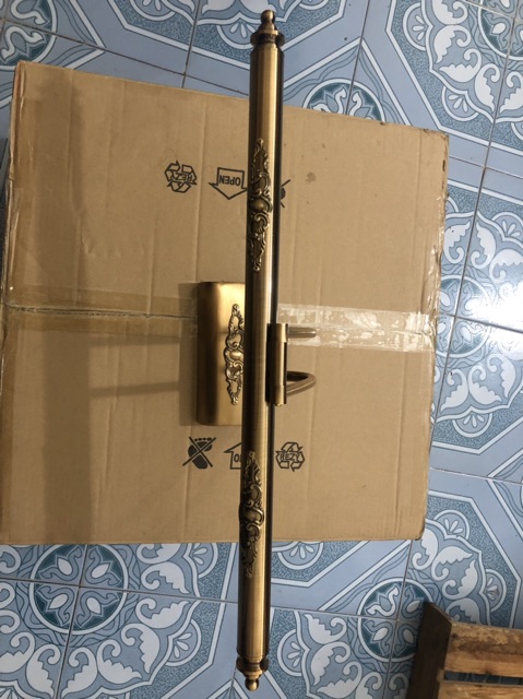 Đèn Đồng Soi Tranh