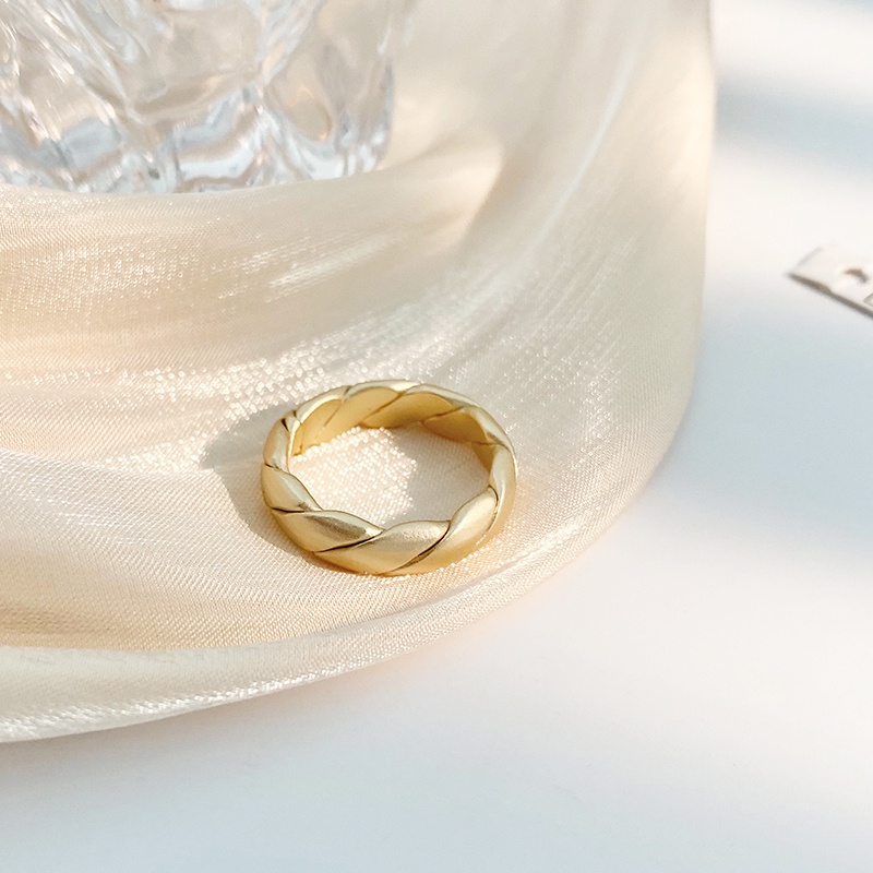 Nhẫn nữ trơn basic đeo tay hình bán nguyệt bằng hợp kim R009