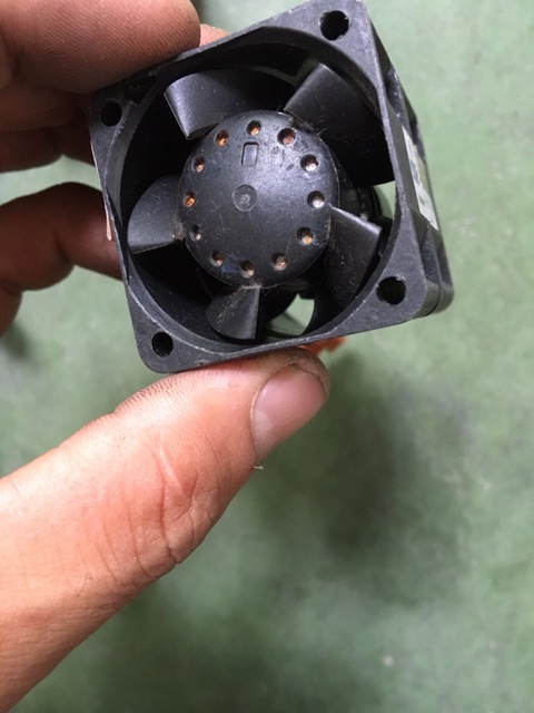 Quạt bộ đôi máy chủ AVC siêu tốc độ 12v 1.9A Tai nắm cam