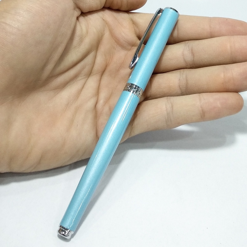 Bút ký cao cấp Pentel K611S-C nét 0.7mm thân bút màu xanh da trời - Mực xanh (Thiết kế nắp đậy)