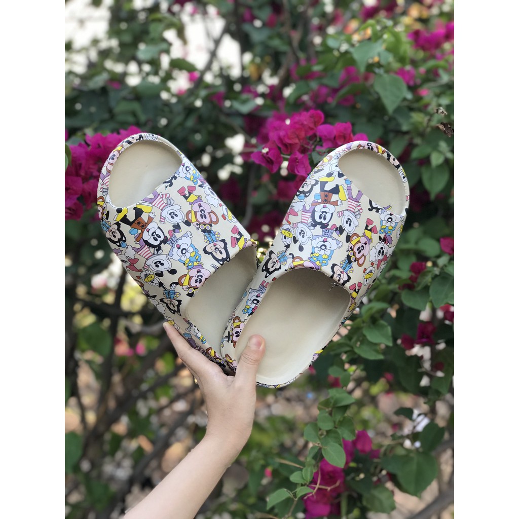 DÉP BÁNH MÌ MONKEYS AND DOGS