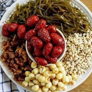 Set Chè Sâm Bổ Lượng 9 Vị Nặng 400g nấu được 10 chai