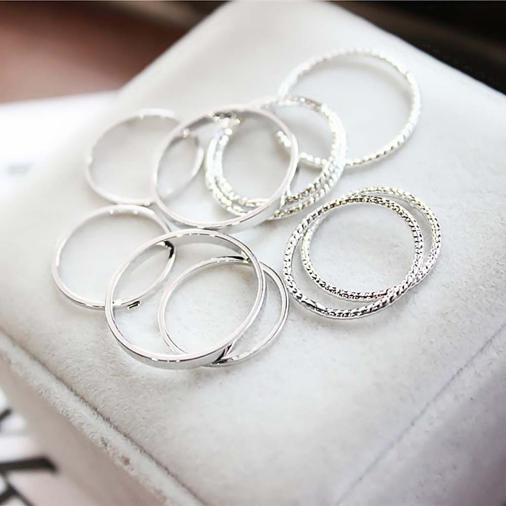 Nhẫn kim loại thiết kế đơn giản