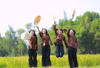Bộ nông dân chụp kỉ yếu