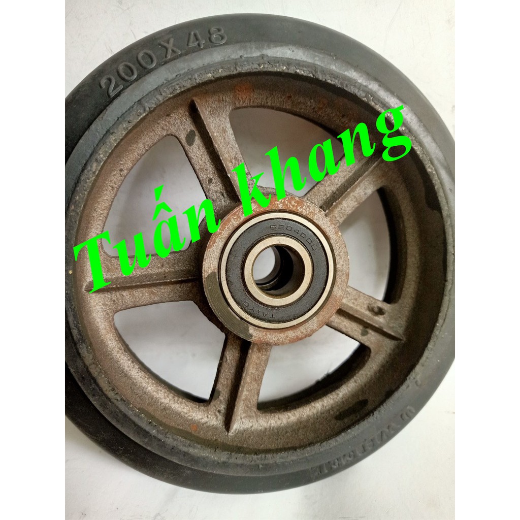 Bánh xe 200mm cao su gan có vòng bi trục 20li