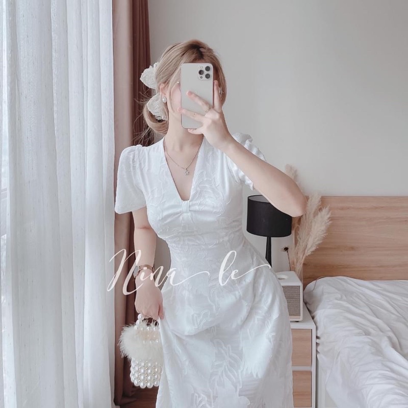 Đầm trắng cổ tim nơ ngực thanh lịch, sang trọng | BigBuy360 - bigbuy360.vn