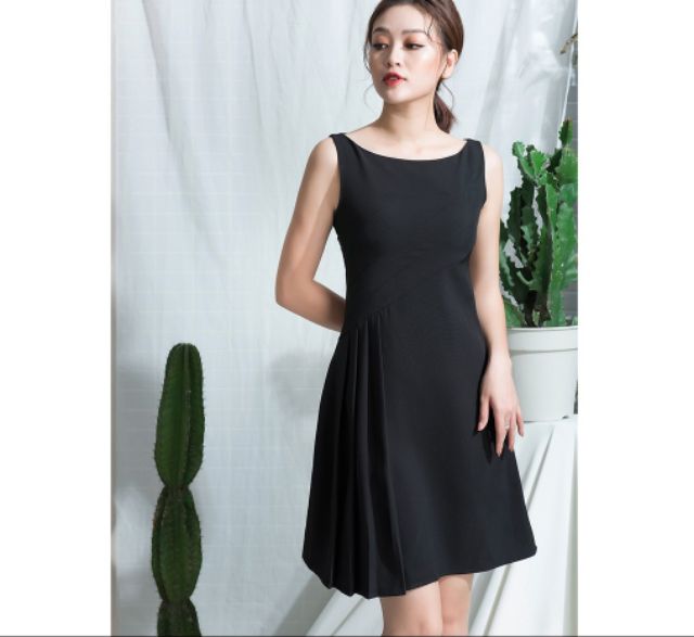 Đầm suông xếp li eo