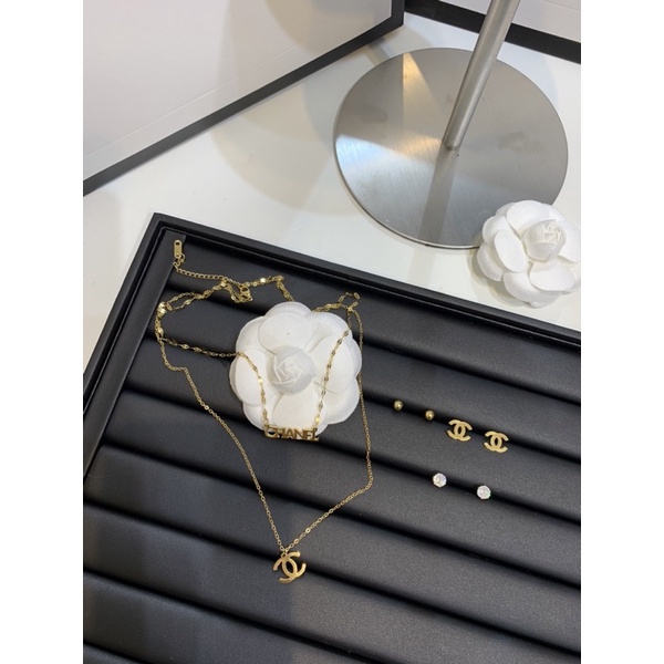 Bộ trang sức chất liệu titan không đen thời trang dành cho nữ