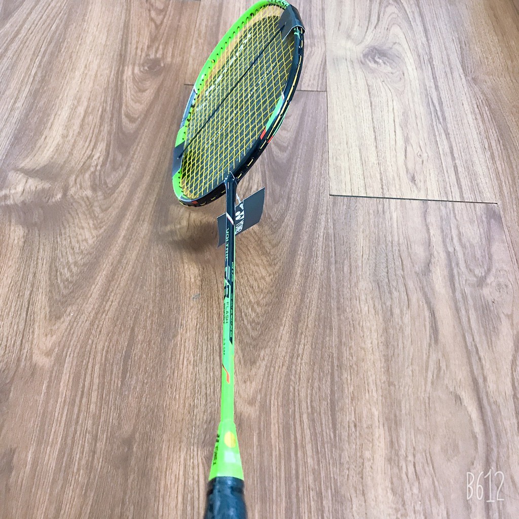 VỢT CẦU LÔNG YONEX KHUNG CACBON CỰC CHẮC CHẮN