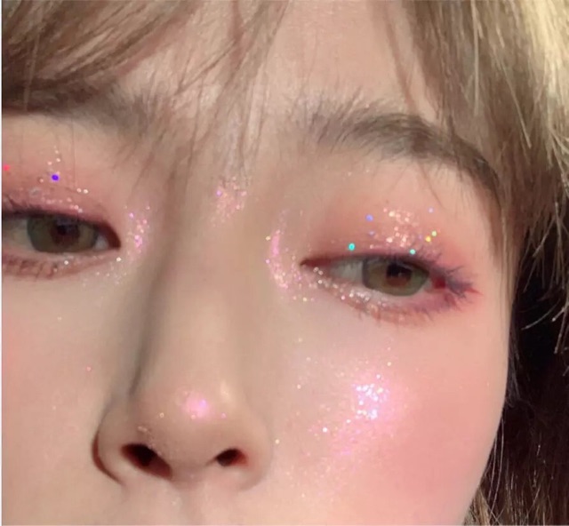 Xịt khoá lớp trang điểm | BigBuy360 - bigbuy360.vn