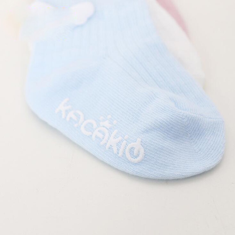 Vớ cotton mềm chống trượt đính cánh thiên thần cho bé từ 3-12 tháng tuổi