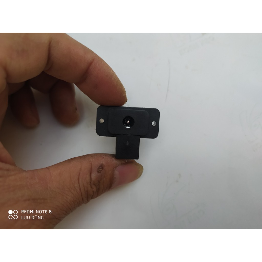 Chân cắm sạc xe ô tô xe máy điện trẻ em