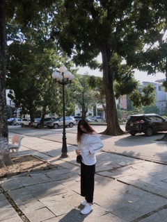 Áo len lệch vai 